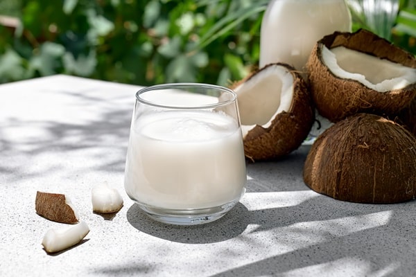 Coconut Milk And Almond Milk